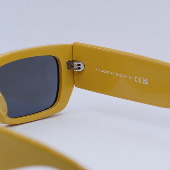 🕶️ New Moncler ML0252-P 39A Sunglasses - Shiny Yellow Frame, Smoke Lenses - Picture 5 of 10